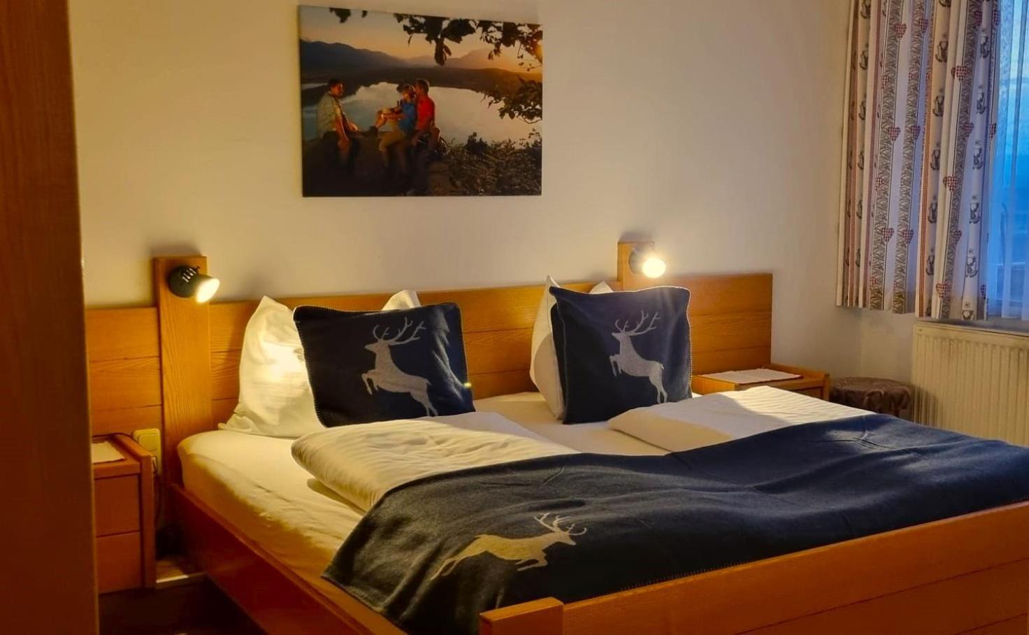 Hotel Baumgartnerhof Finkenstein am Faaker See ภายนอก รูปภาพ