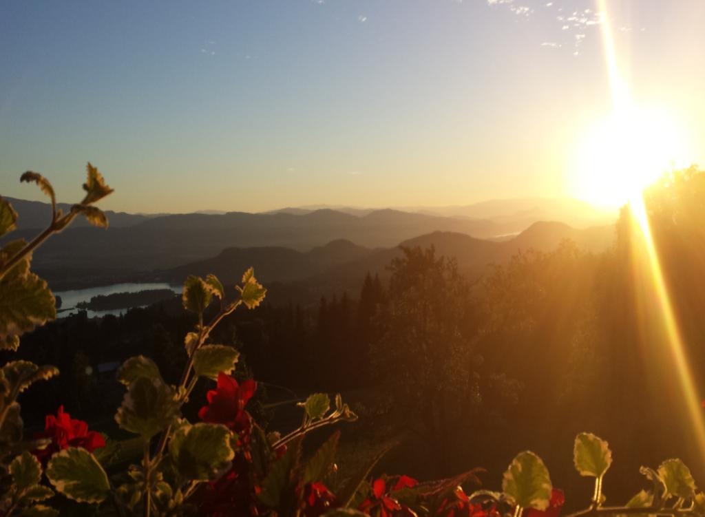 Hotel Baumgartnerhof Finkenstein am Faaker See ภายนอก รูปภาพ